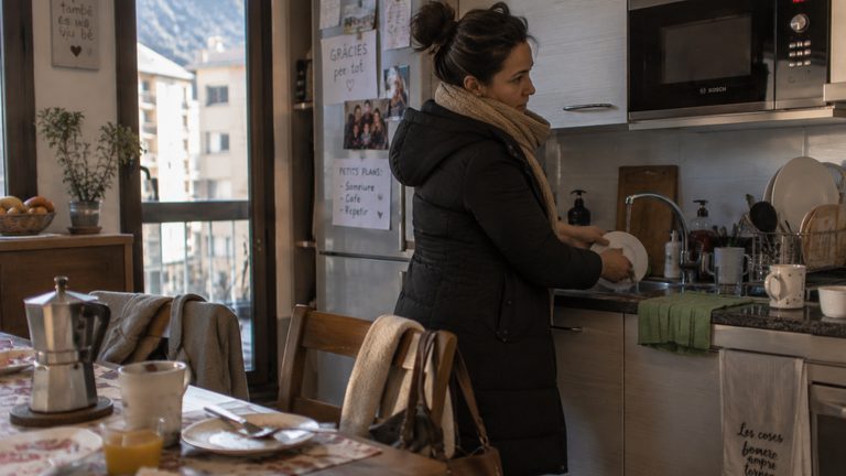 Ayuda doméstica por horas en Andorra: lo que muchos contratan sin saber el coste real
