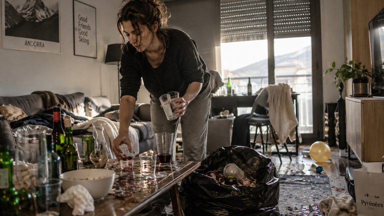 Limpieza después de fiesta en Andorra: el servicio que salva el día siguiente